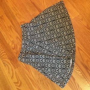 black and white patterned skater skirt (size s)